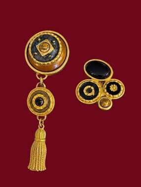 VTG 1980s Mismatched Etruscan Style Egyptian Revival Clip-on Earrings